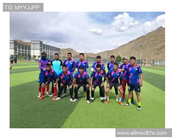 足球巨星携子共度时光亲子采访揭示家庭与事业的平衡之道